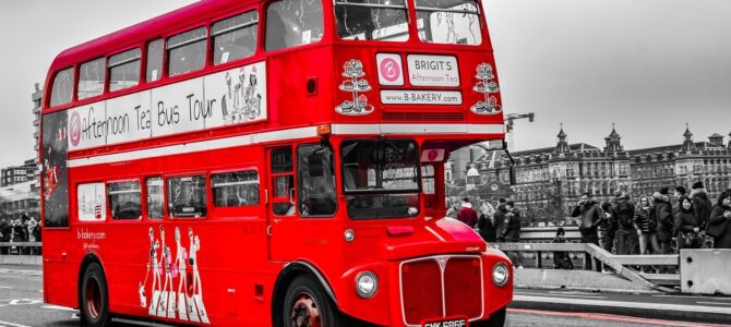 Vakantieherinnering in je eigen huis? Kies een foto op plexiglas Londen rode bus
