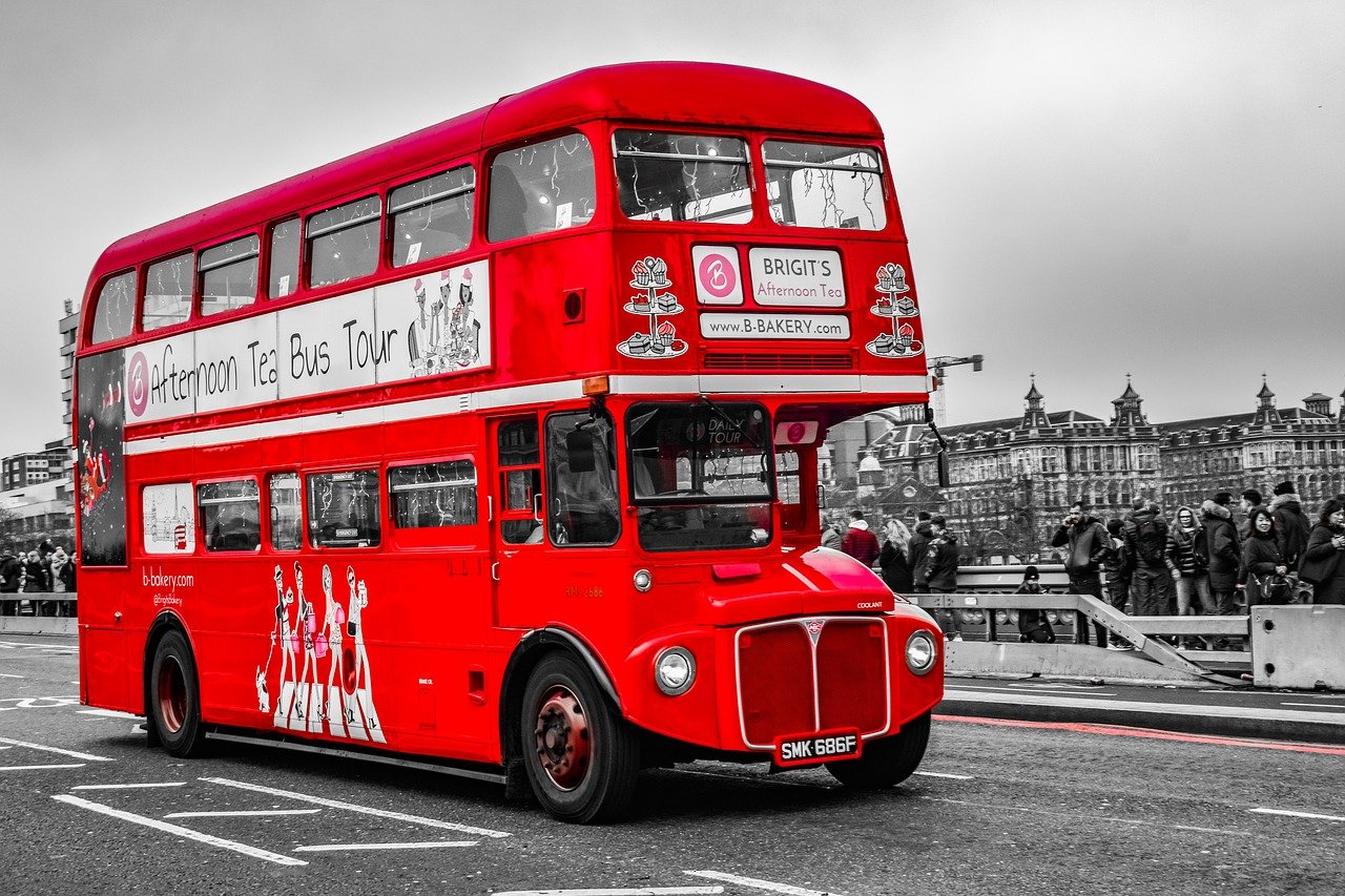 Vakantieherinnering in je eigen huis? Kies een foto op plexiglas Londen rode bus