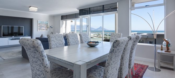 Opslagoplossingen voor Eetkamers: Kasten, Vitrines en Boekentafels