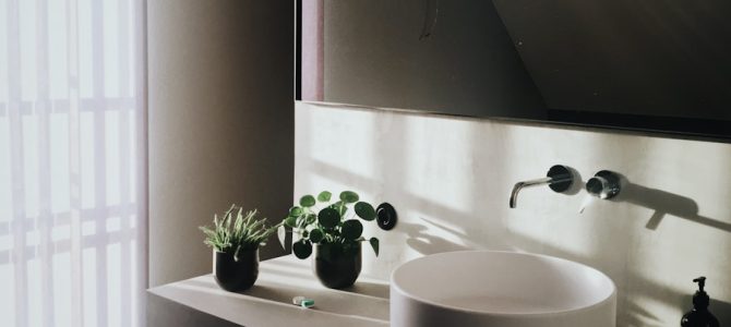 Met creatieve opbergmogelijkheden benut je elke centimeter van je badkamer