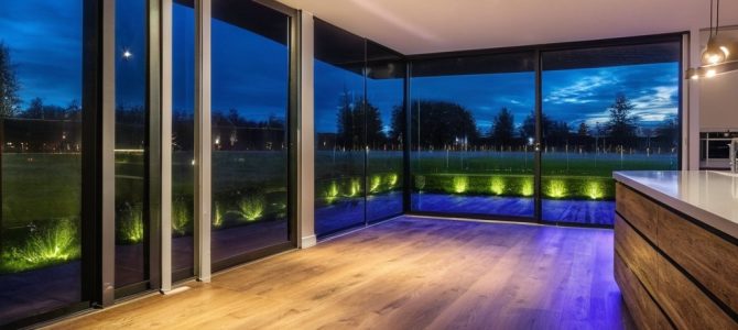 Sfeerverlichting en kaarsen voor een serene ambiance werken zelfs in kleine ruimtes