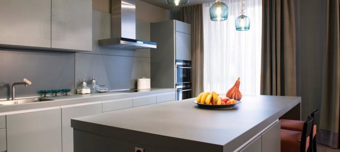 De invloed van vloeibaar glas in keukendesign